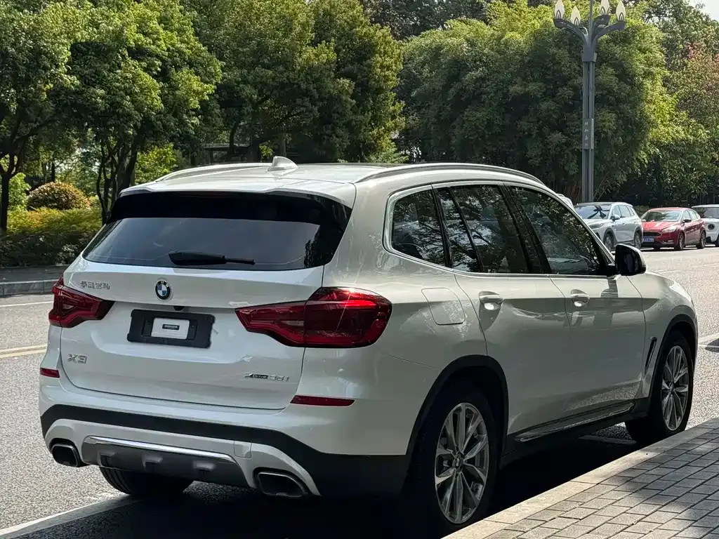 BMW X3 — фото 8