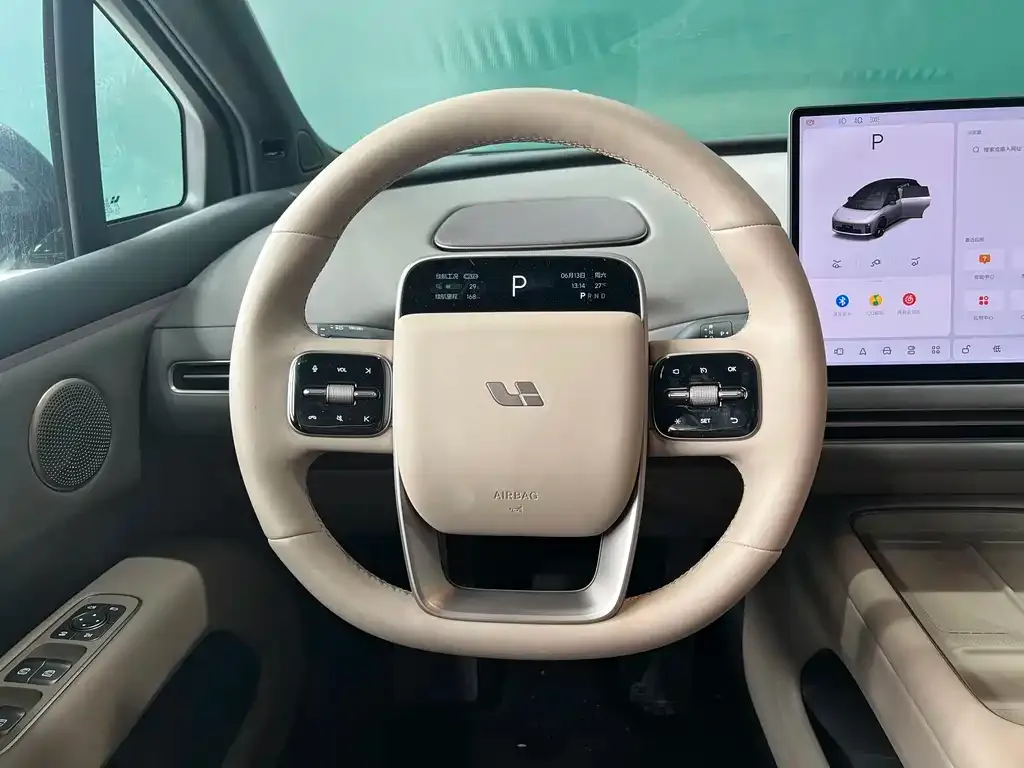 Li Auto i6 — фото 9