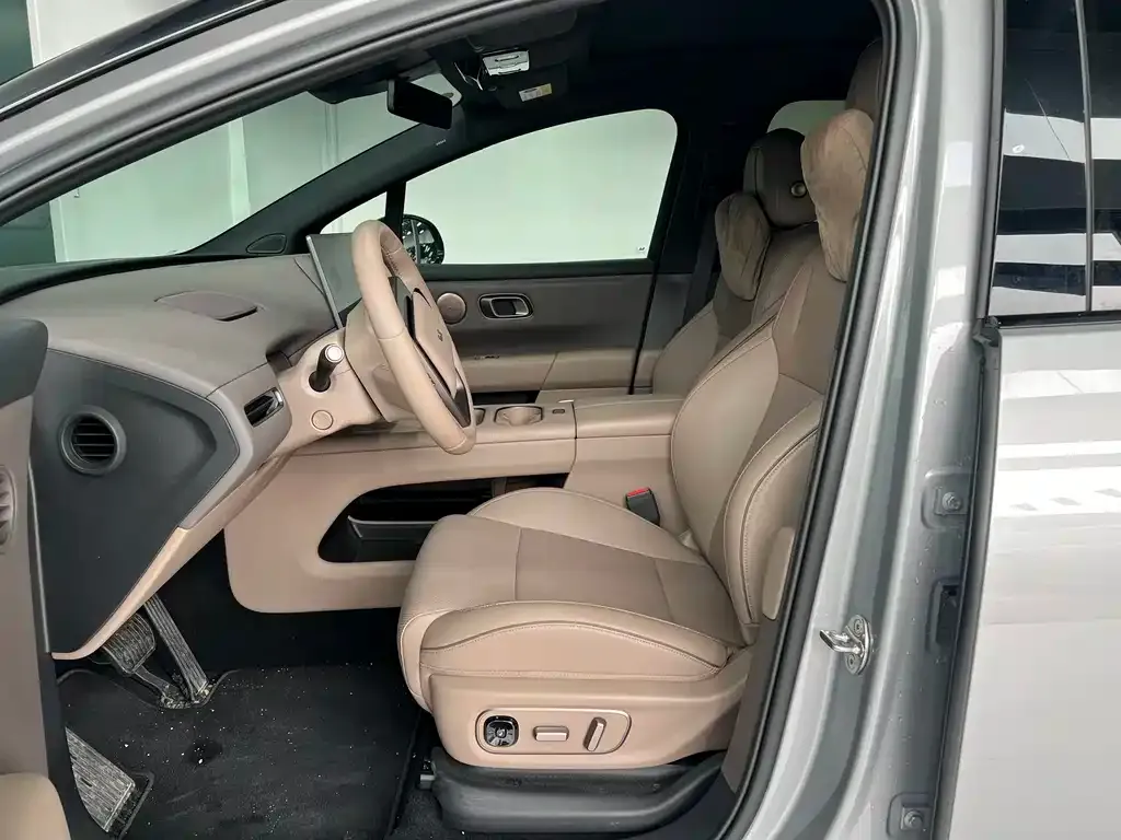 Li Auto i6 — фото 10