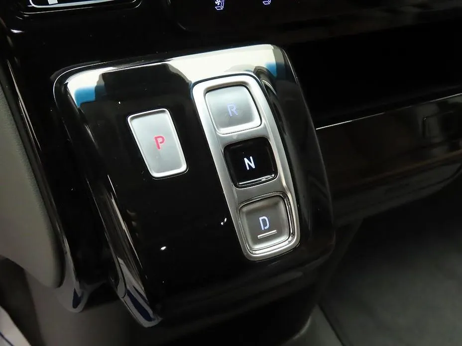 Hyundai Staria — фото 3