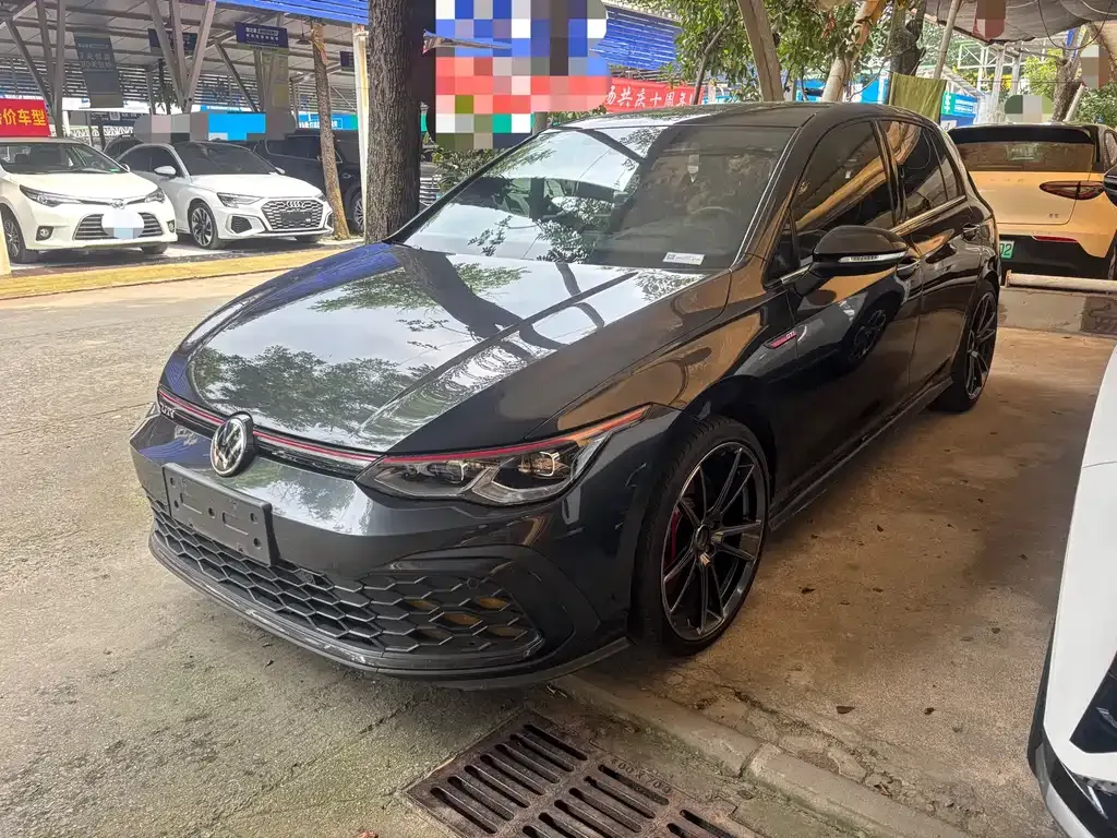 Volkswagen Golf GTI — фото 1