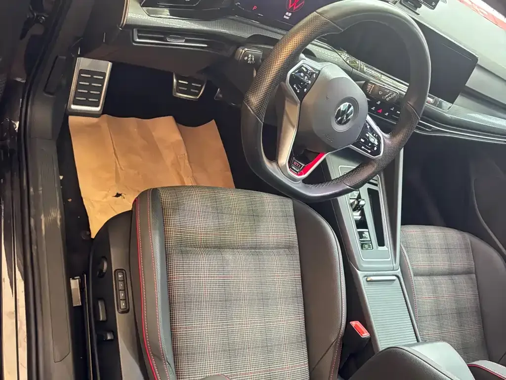 Volkswagen Golf GTI — фото 4