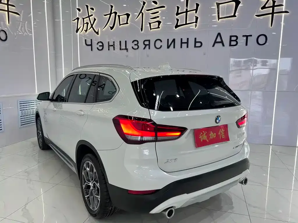 BMW X1 — фото 5