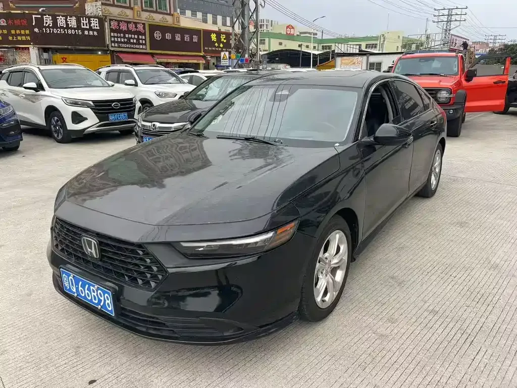Honda Accord — фото 1