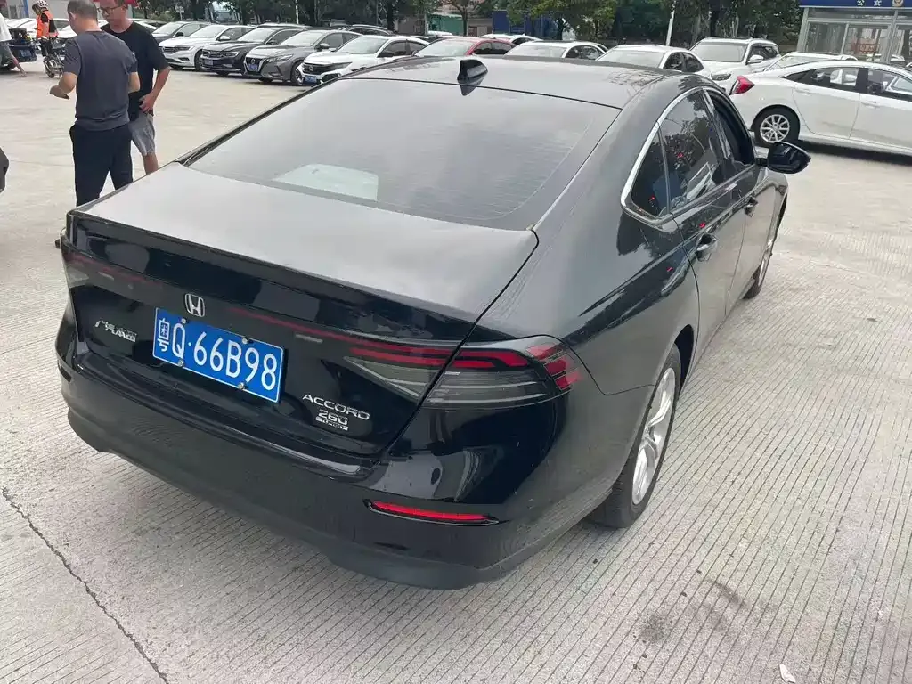 Honda Accord — фото 5