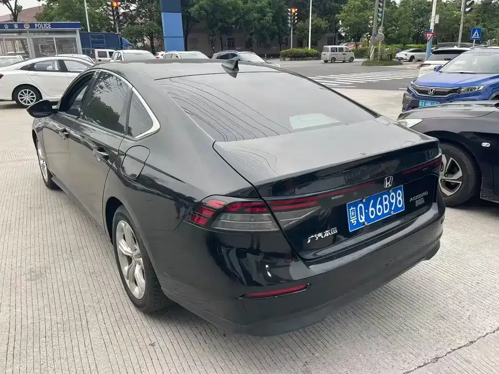 Honda Accord — фото 4