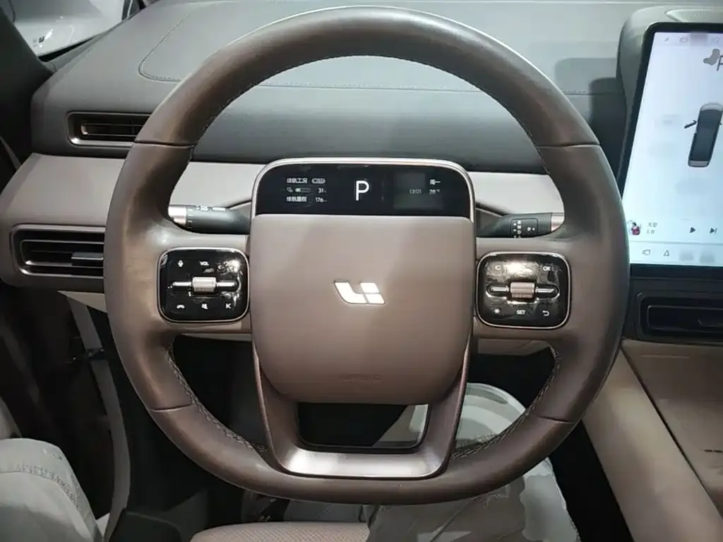 Li Auto MEGA — фото 7