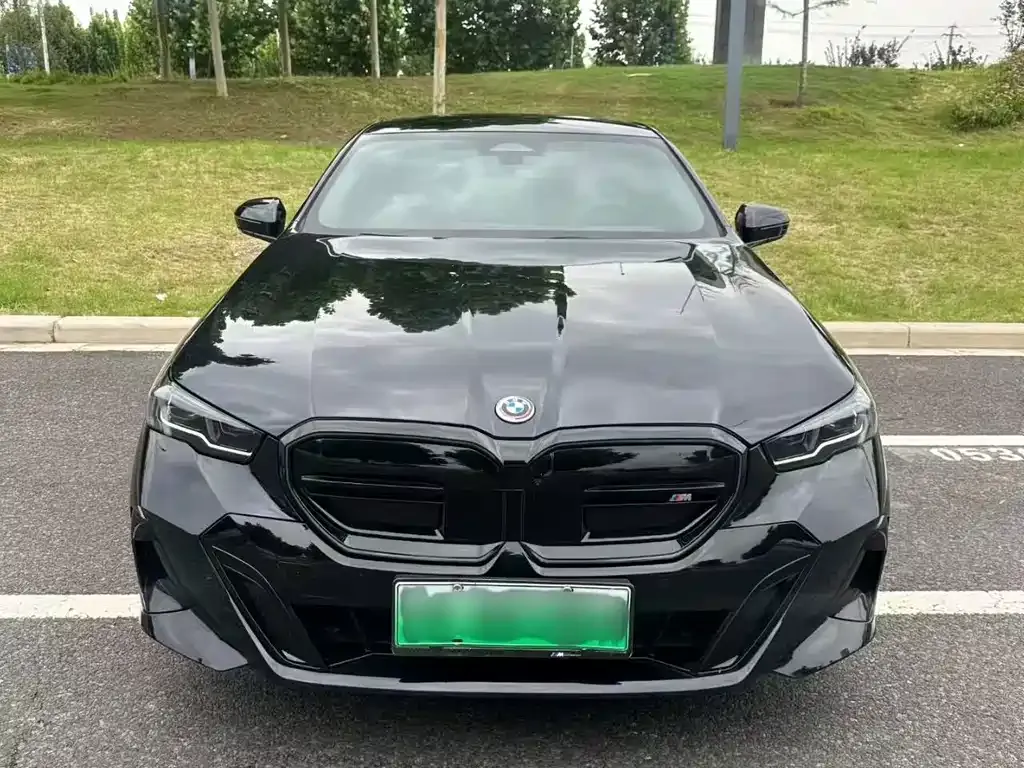 BMW i5 — фото 3