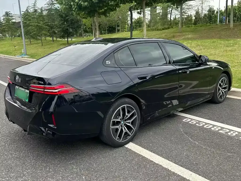 BMW i5 — фото 9