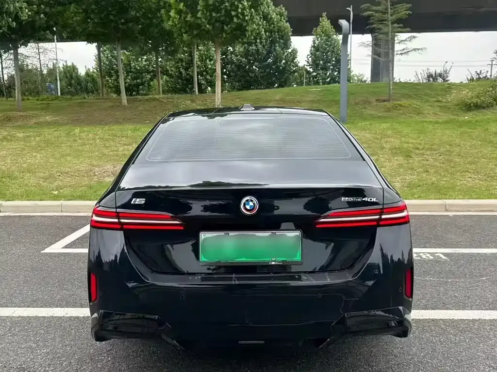 BMW i5 — фото 5