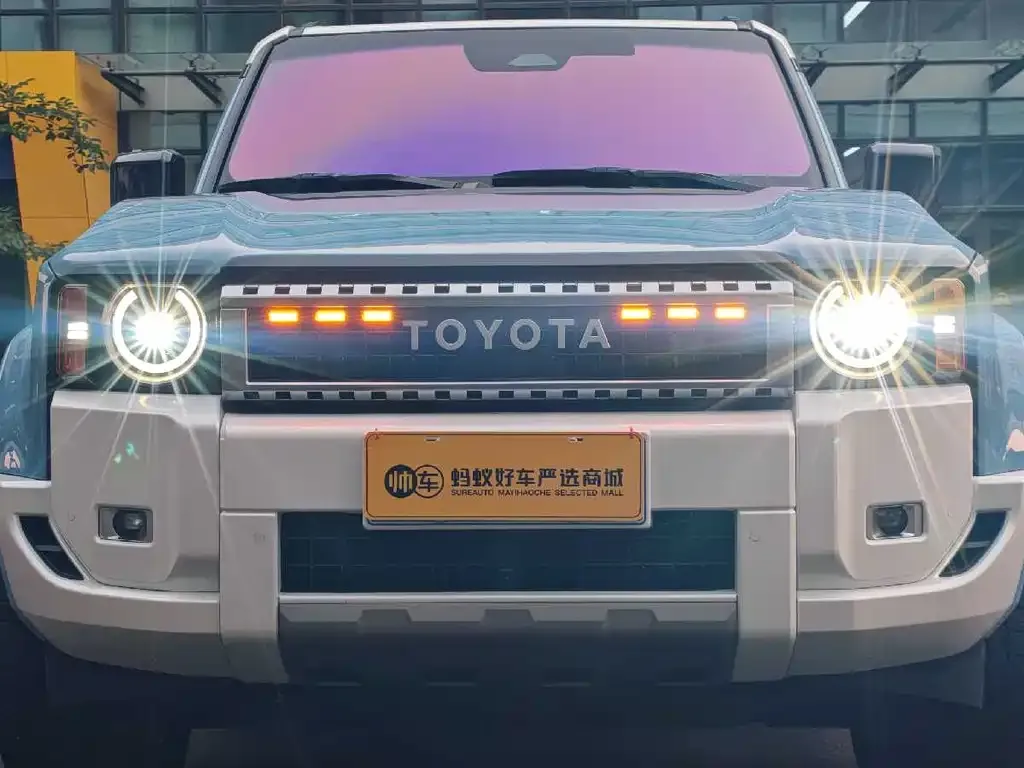 Toyota Prado — фото 2