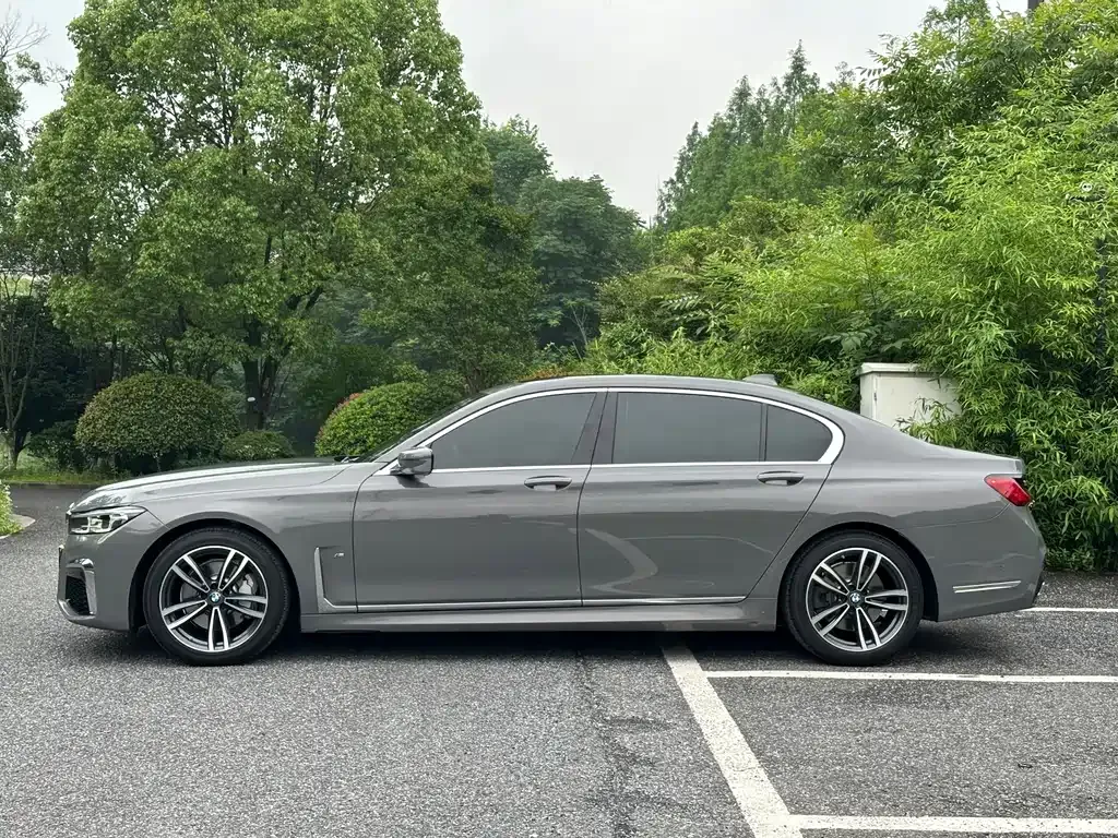 BMW 7 Series — фото 5