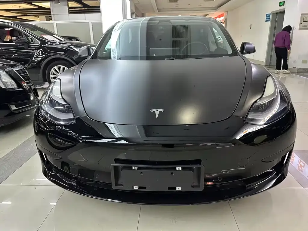 Tesla Model 3 — фото 7