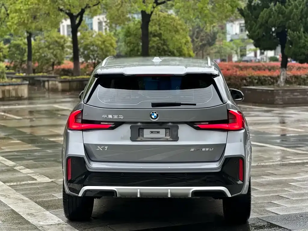 BMW X1 — фото 9