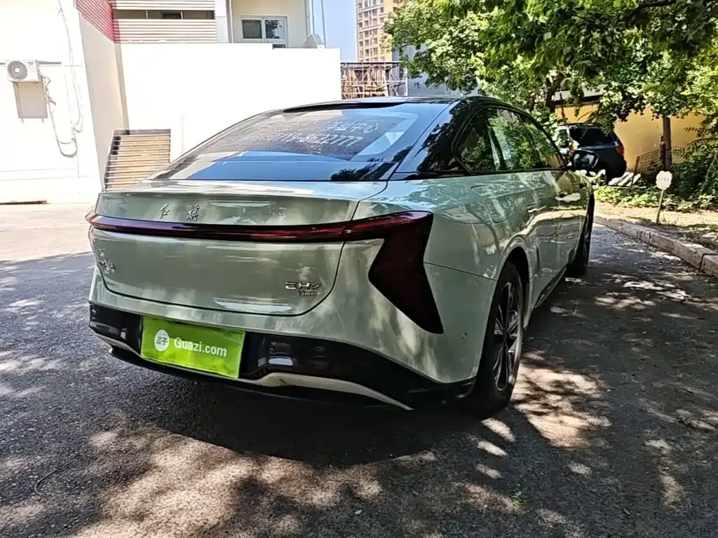 Hongqi EH7 — фото 9