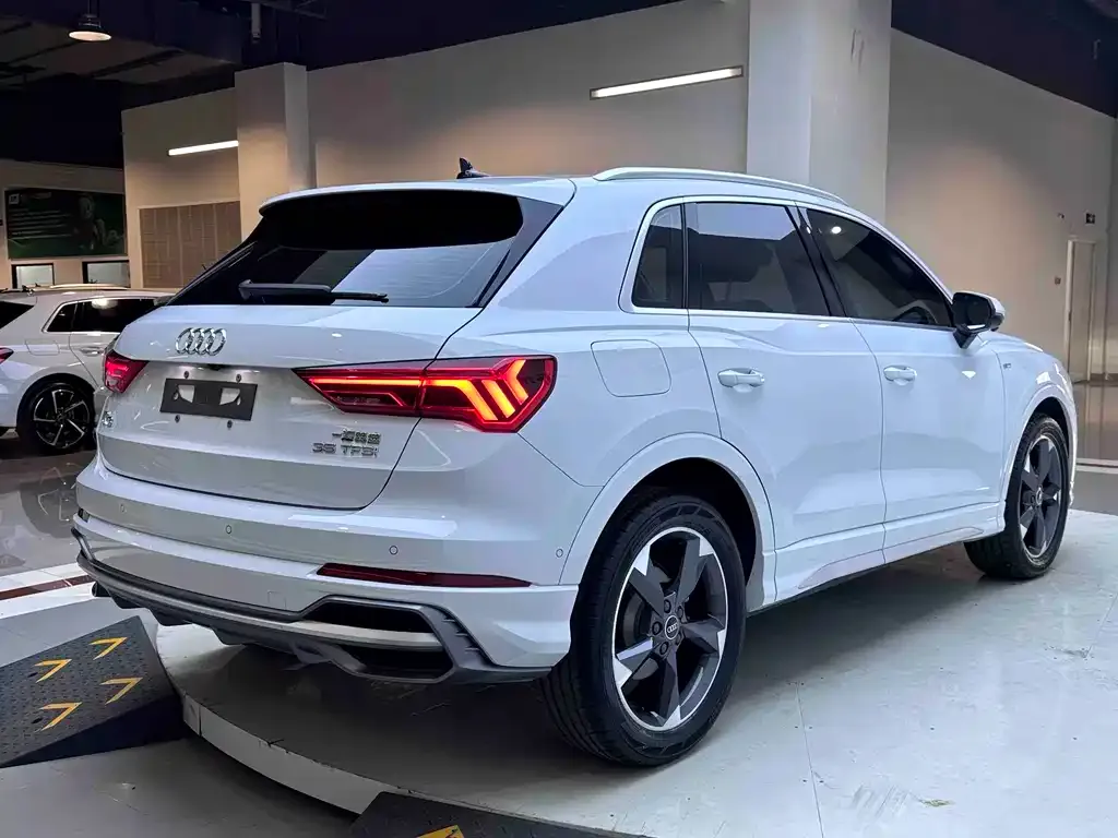 Audi Q3 — фото 5