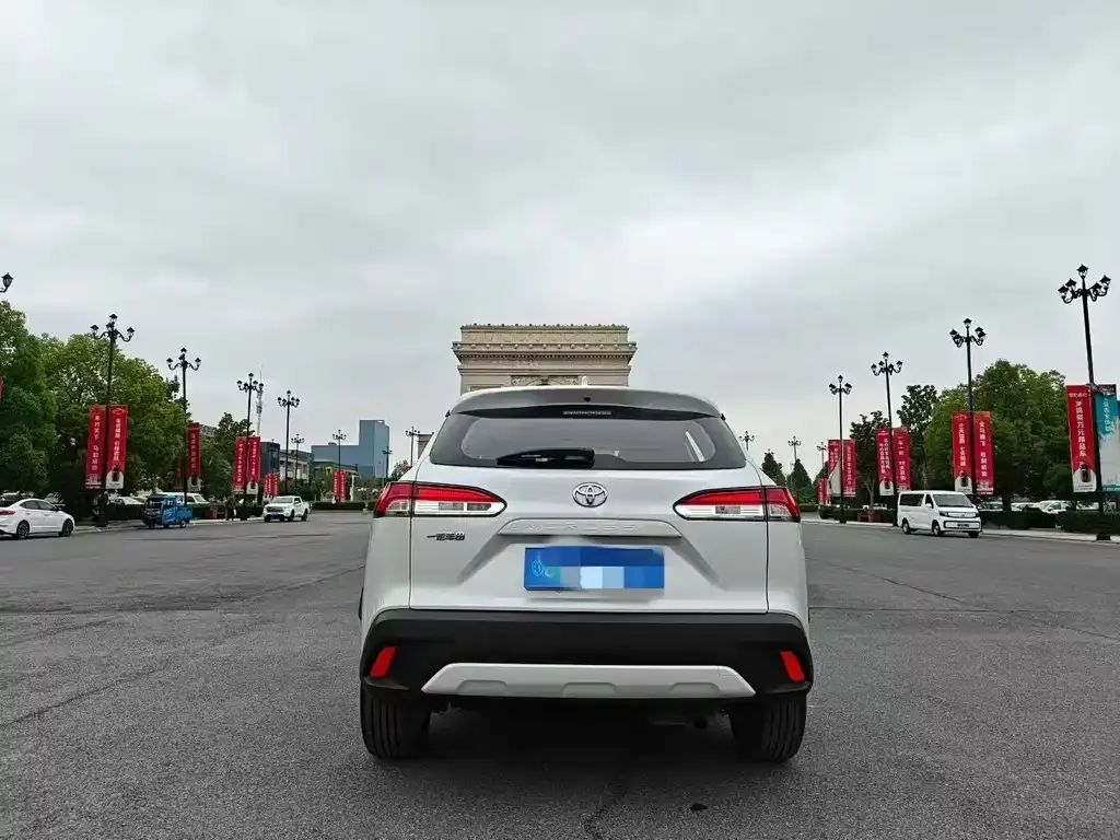 Toyota Corolla Cross — фото 2