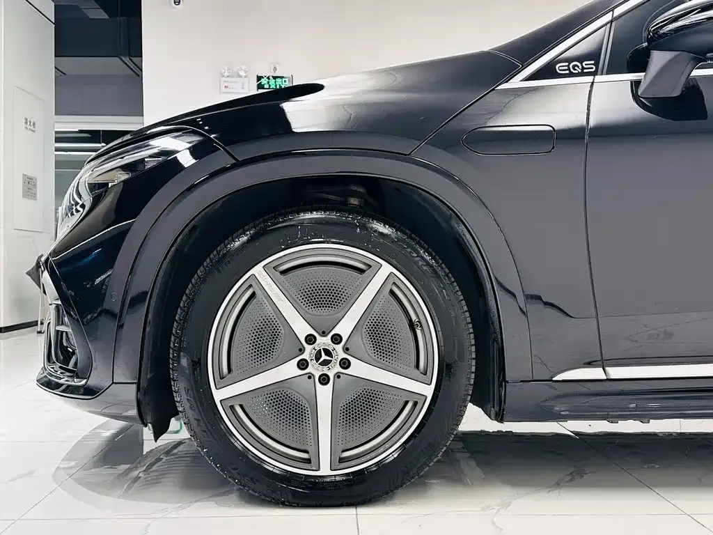 Mercedes-Benz EQS SUV — фото 7