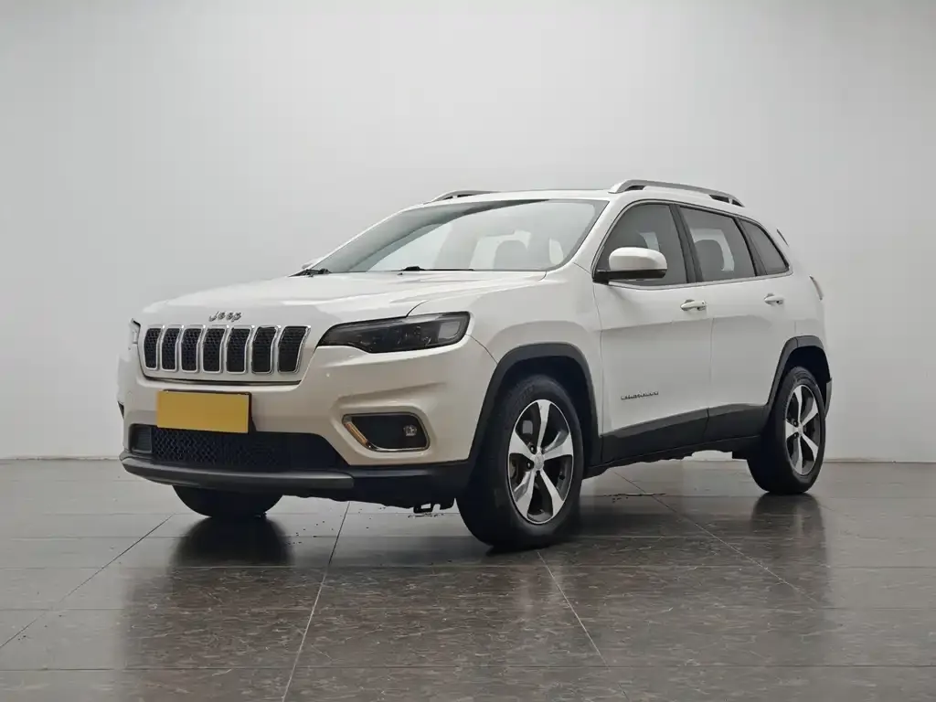Jeep Cherokee — фото 1