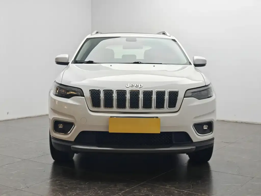 Jeep Cherokee — фото 4