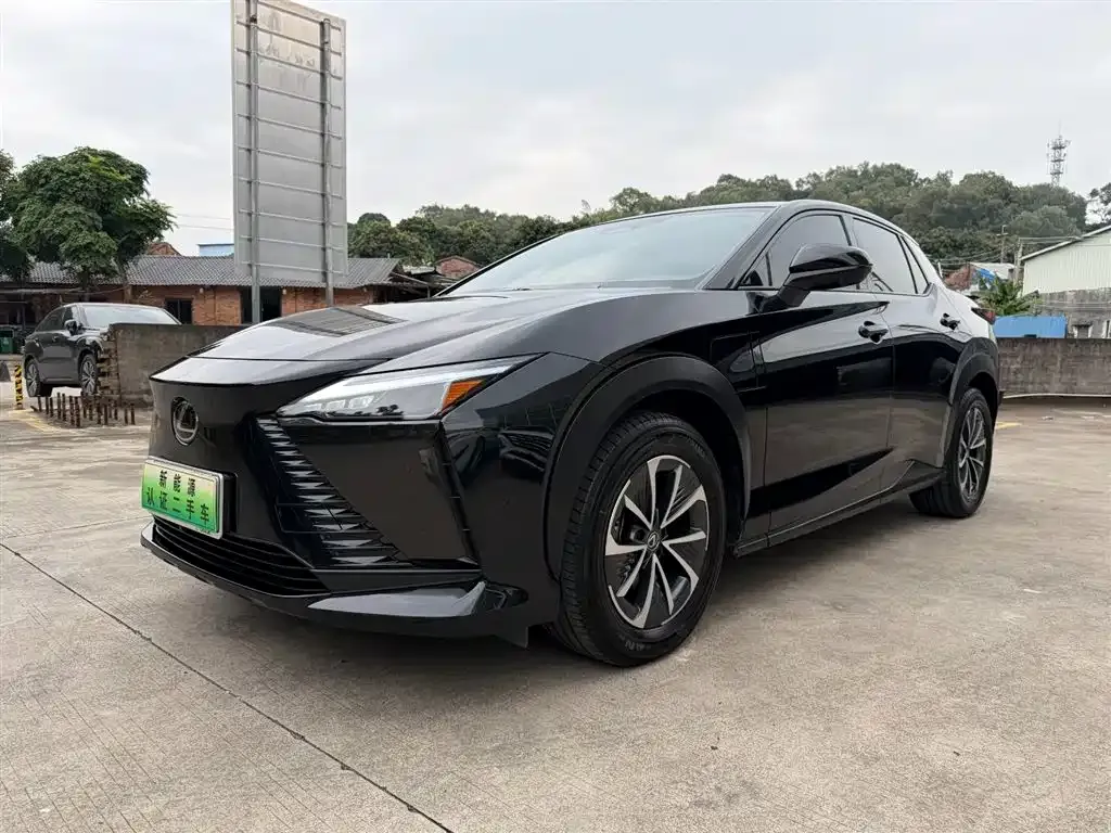 Lexus RZ — фото 1