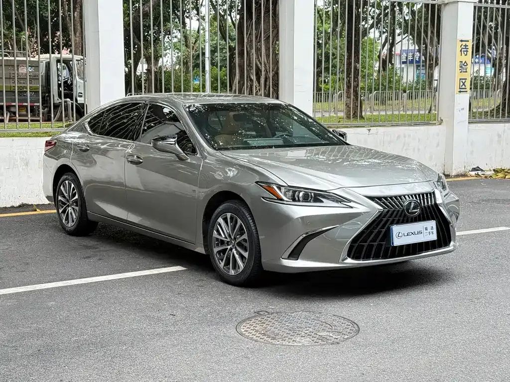 Lexus ES — фото 6