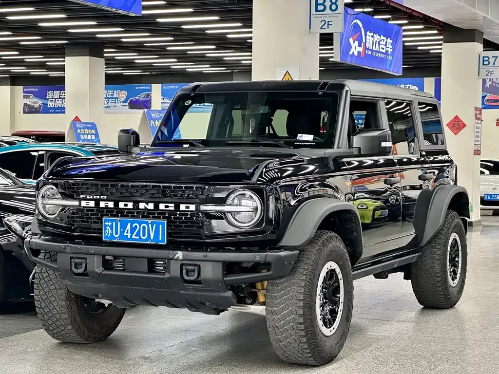Ford Bronco — фото 1