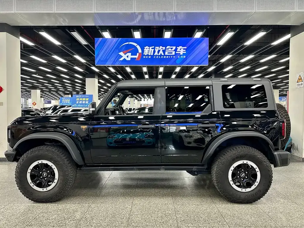 Ford Bronco — фото 10