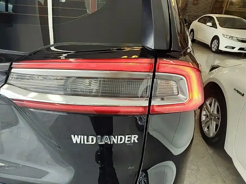 Toyota Wildlander — фото 5