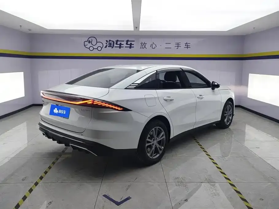 Geely Galaxy L6 — фото 9
