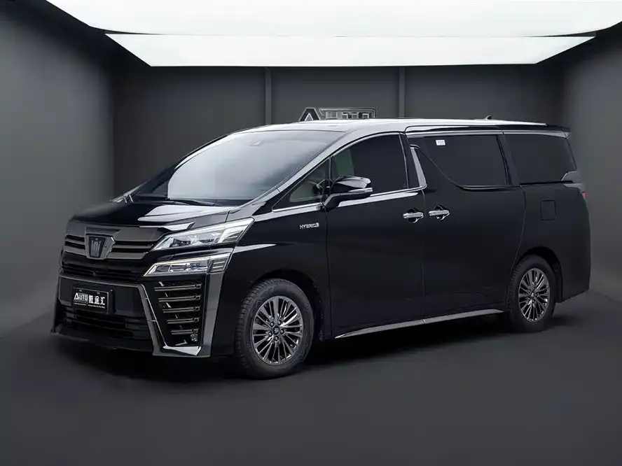 Toyota Vellfire — фото 1