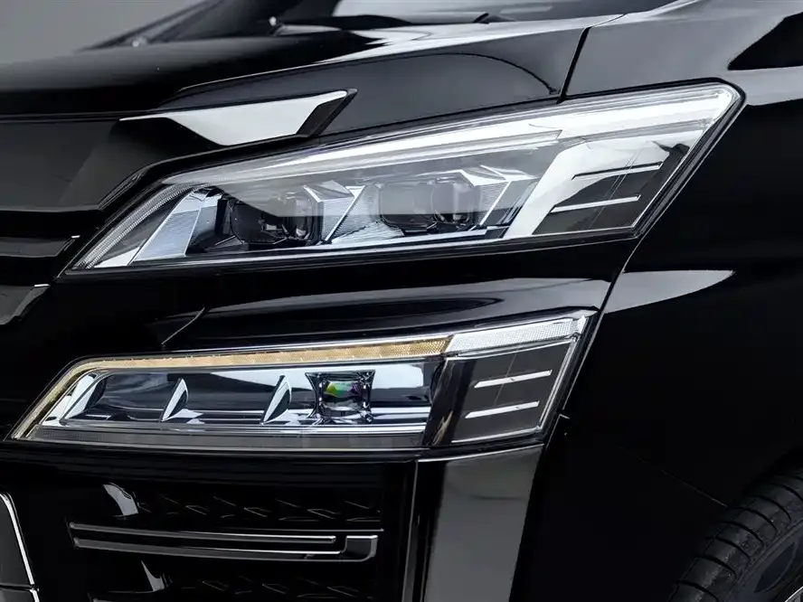 Toyota Vellfire — фото 10