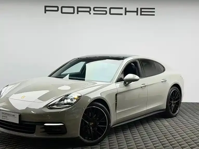 Porsche Panamera — фото 1