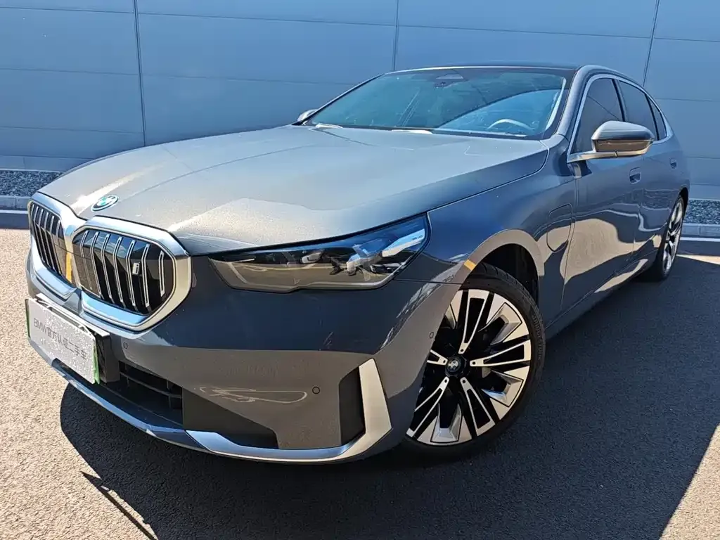 BMW i5 — фото 1