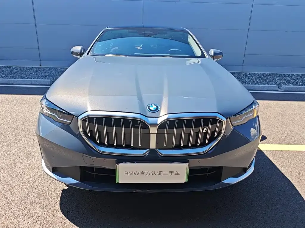 BMW i5 — фото 5