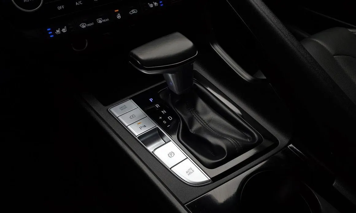 Hyundai AVANTE — фото 8