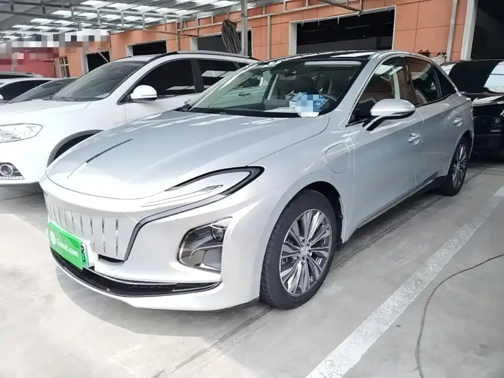 Hongqi E-QM5 — фото 1