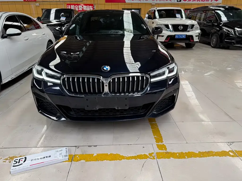 BMW 5 Series — фото 1