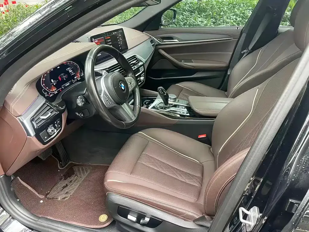 BMW 5 Series — фото 10