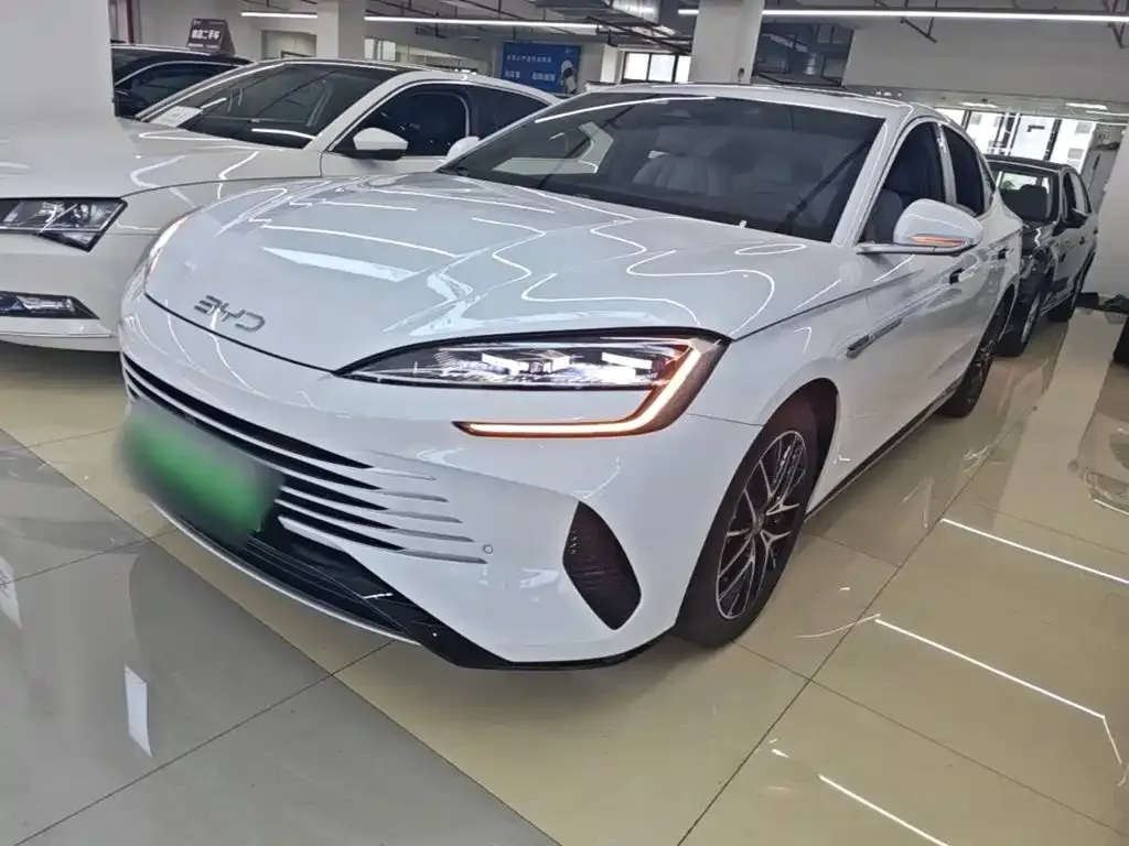 BYD Seal — фото 1