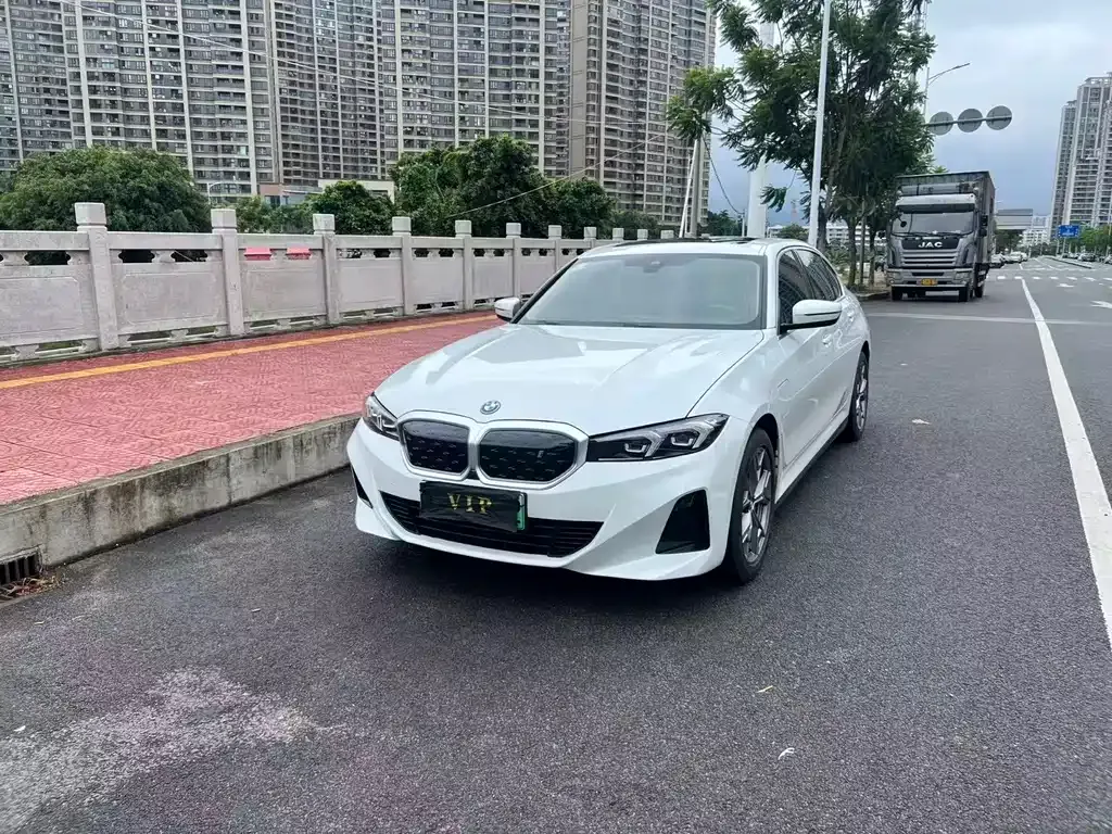 BMW i3 — фото 1