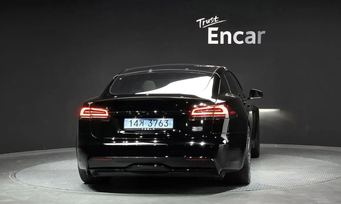 Tesla Model S — фото 3