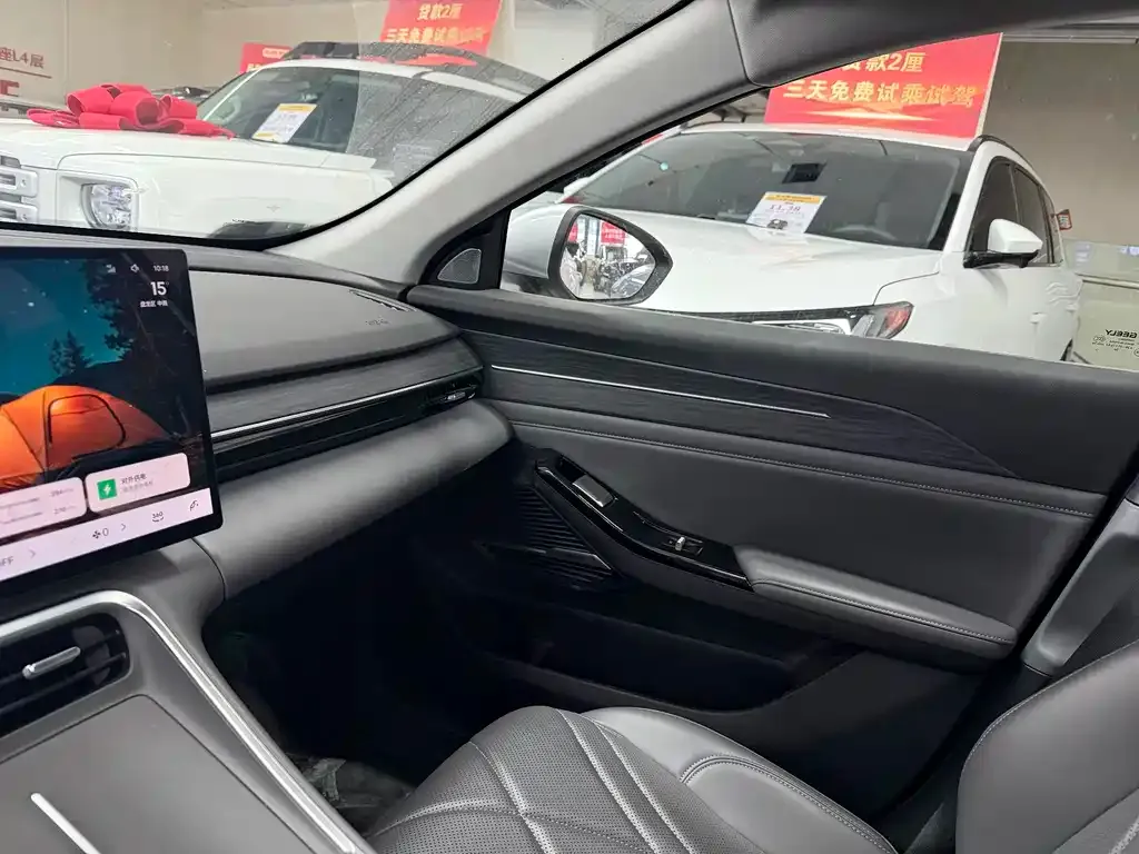 Geely Galaxy L6 — фото 4