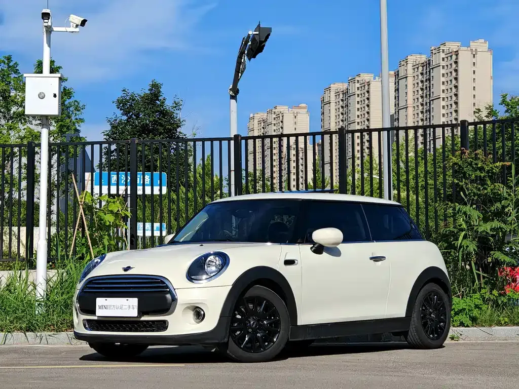 MINI Cooper (3-door) — фото 1