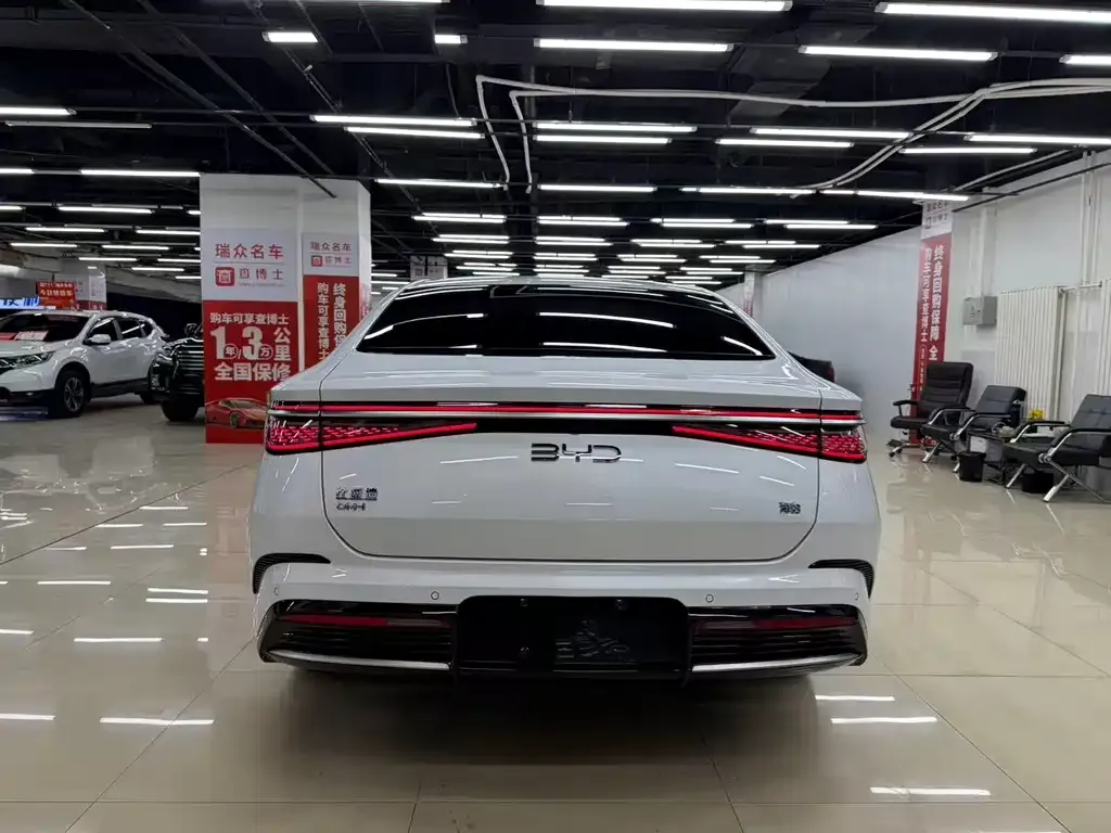 BYD Seal — фото 3