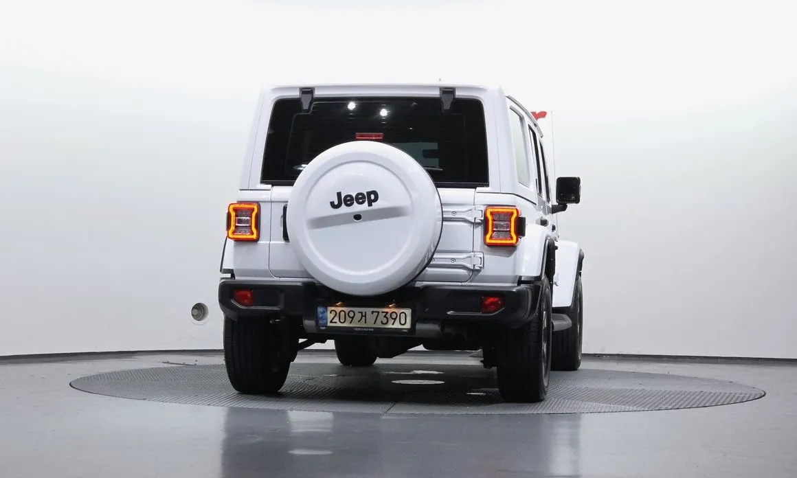 Jeep Wrangler — фото 2