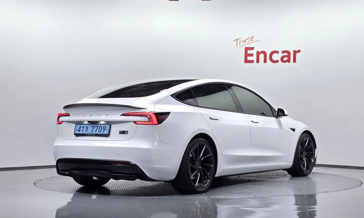 Tesla Model 3 — фото 2