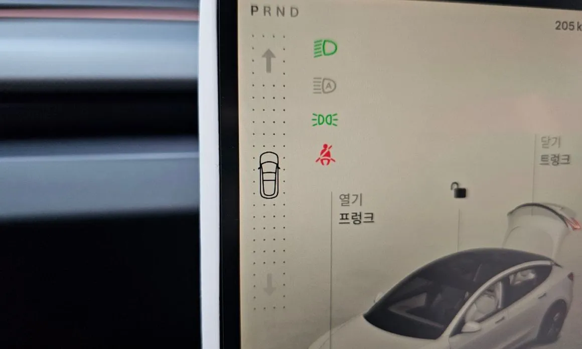 Tesla Model 3 — фото 3