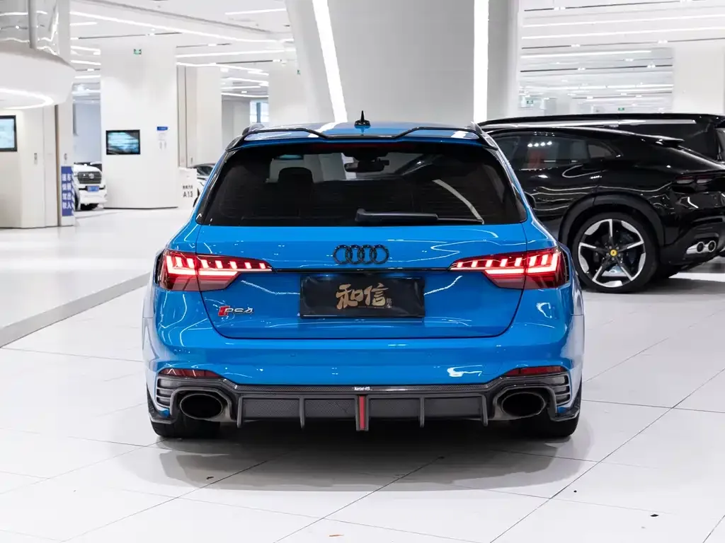Audi RS 4 — фото 4
