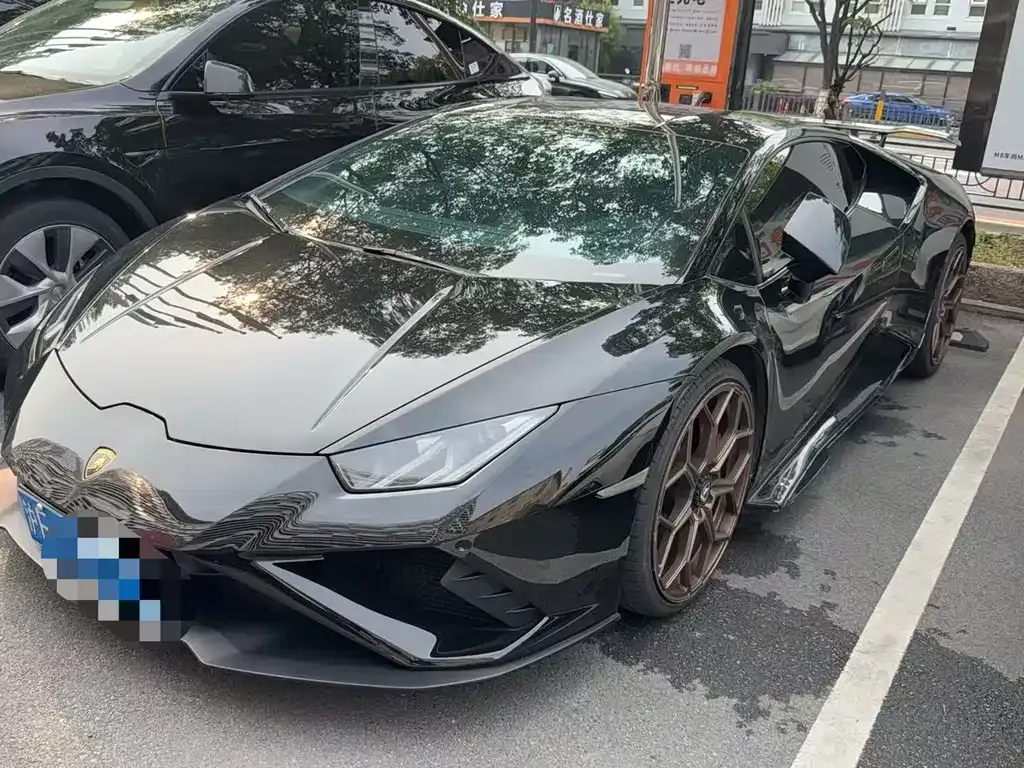 Lamborghini Huracan — фото 1